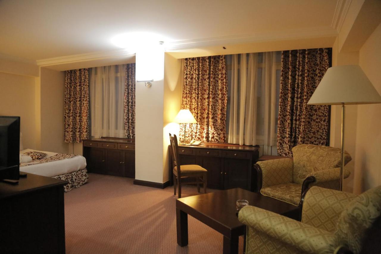 Hotel Uzbekistan Tasjkent Buitenkant foto