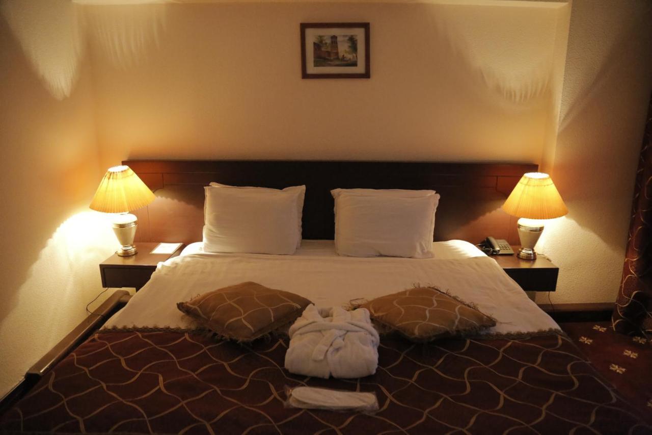 Hotel Uzbekistan Tasjkent Buitenkant foto
