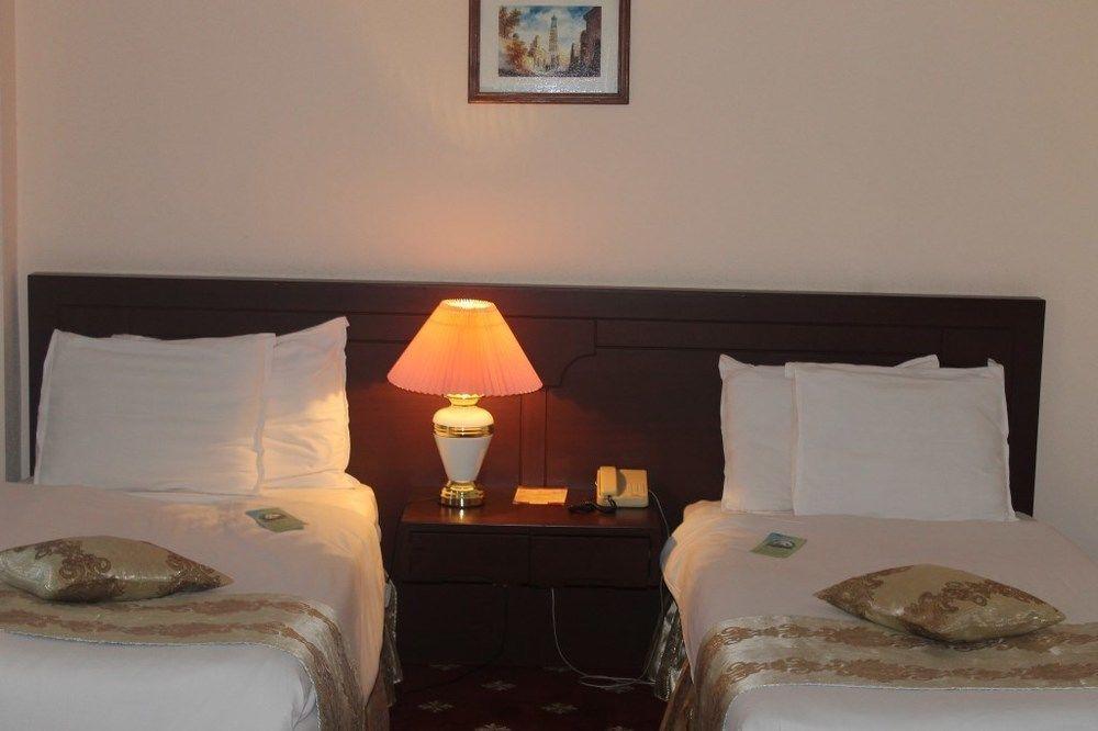 Hotel Uzbekistan Tasjkent Buitenkant foto