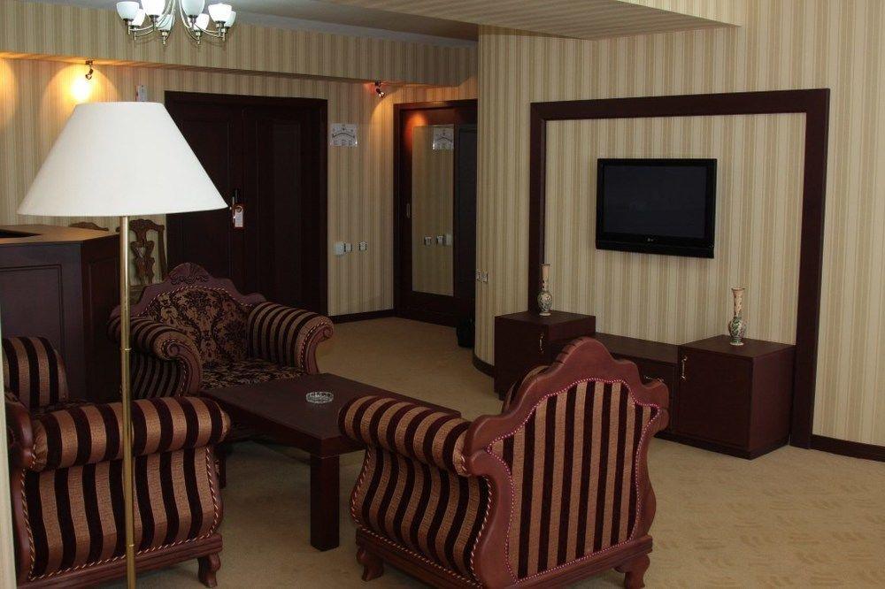 Hotel Uzbekistan Tasjkent Buitenkant foto