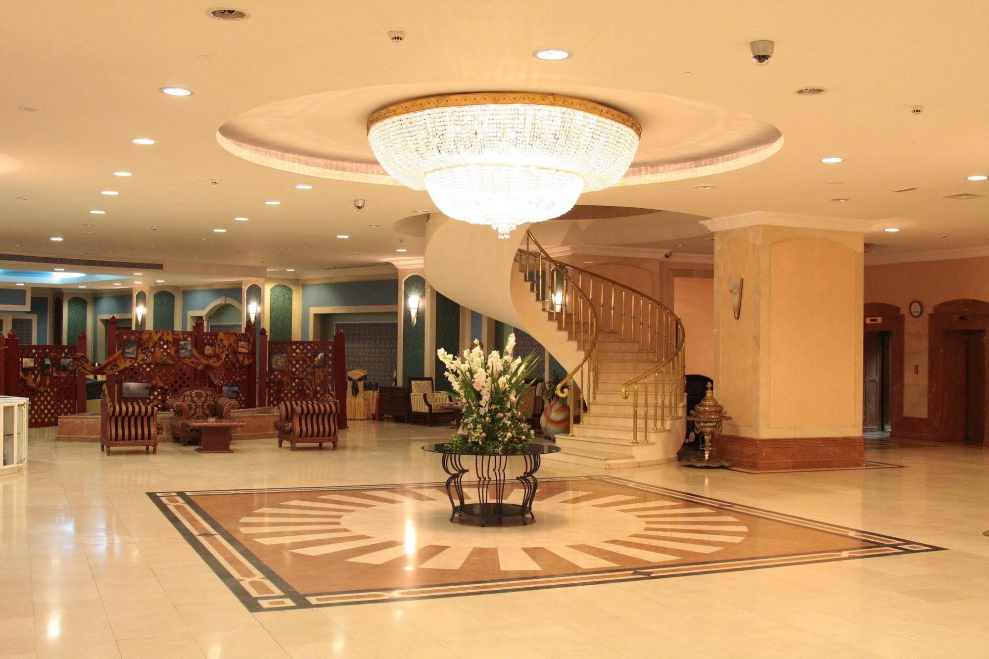 Hotel Uzbekistan Tasjkent Buitenkant foto